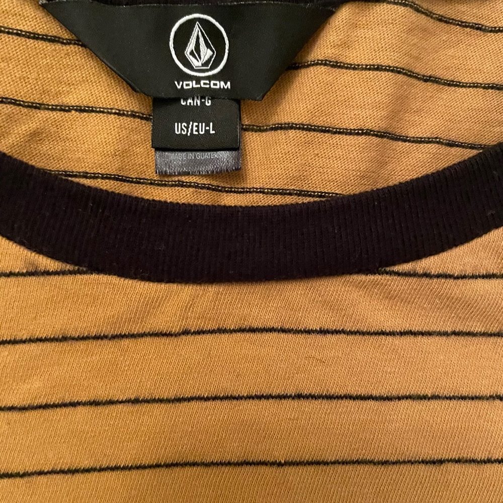 Volcom shirt - Picture 2 of 2